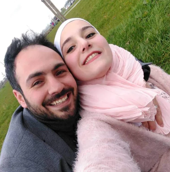 Refugees Rahaf and Tamim pose in a selfie